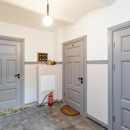 Cozy Designer Flat - Free Parking & Sauna *